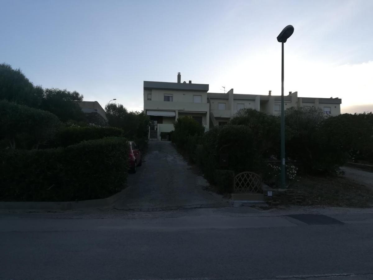 Via Carru e Frau Apartment Stintino Exterior foto